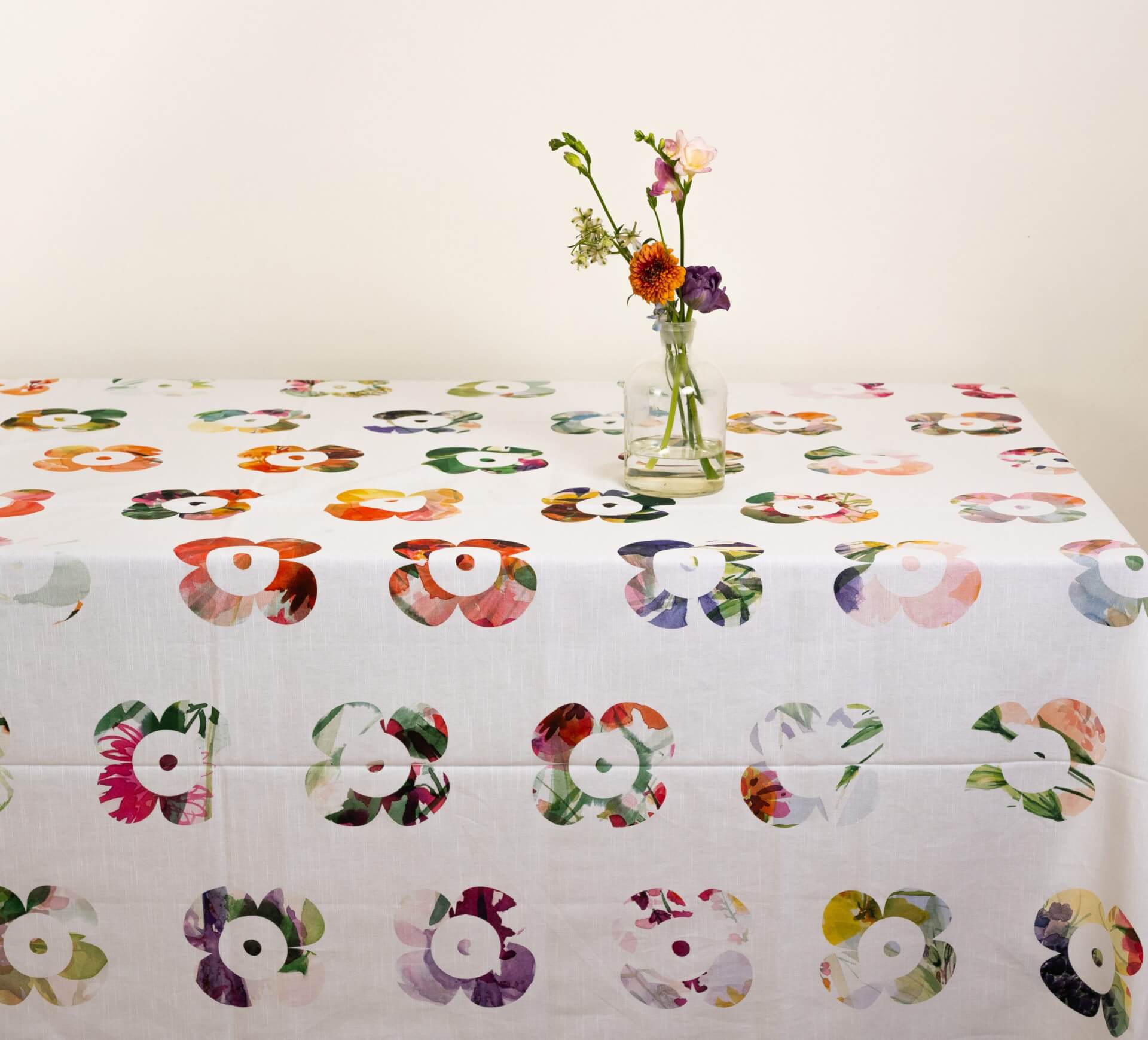 Mini Blossoms table cloth